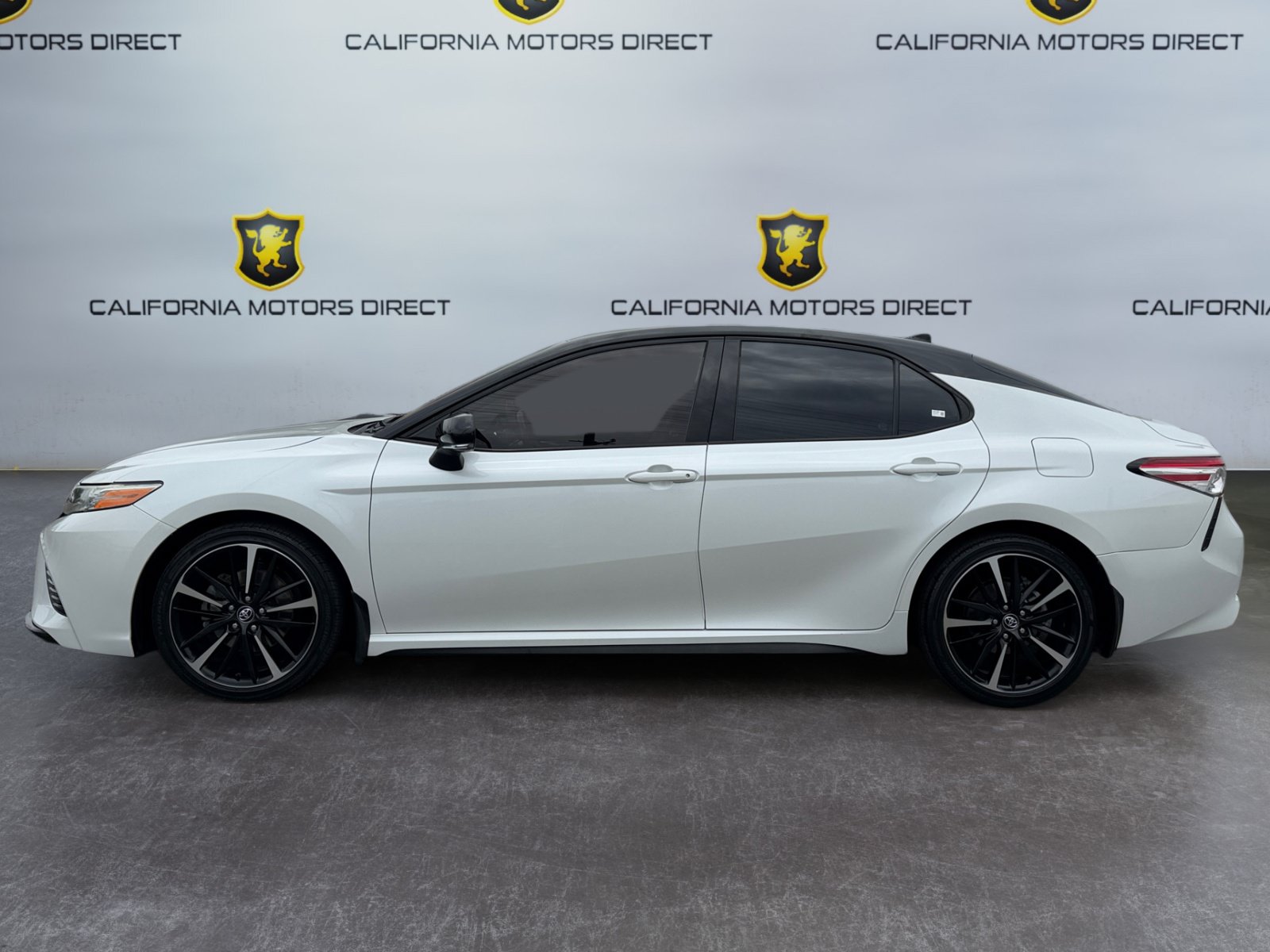 Used 2020 Toyota Camry XSE w/ Blackout Package FWD image 8
