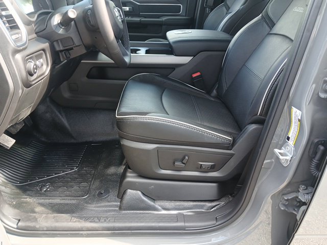New 2026 RAM 4500 4x4 Crew Cab DRW w/ Laramie Trim Package image 30