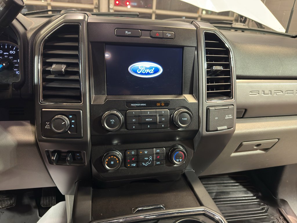 Used 2021 Ford F350 XLT w/ XLT Premium Package image 18