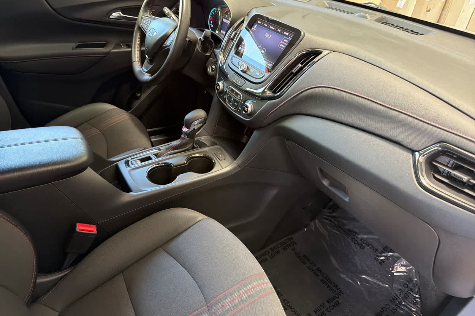 Used 2022 Chevrolet Equinox RS w/ Infotainment Package FWD image 16