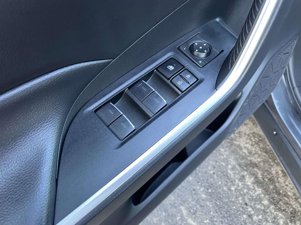 Used 2023 Toyota RAV4 SE w/ Convenience Package image 28