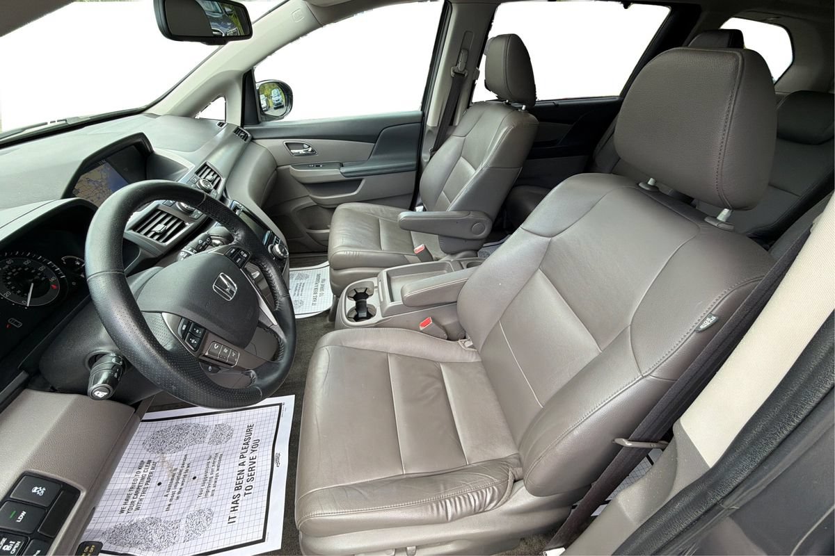 Used 2015 Honda Odyssey Touring Elite image 9