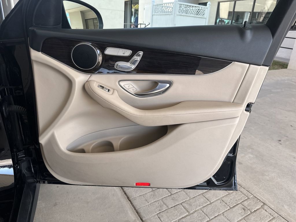 Used 2019 Mercedes-Benz GLC 300 image 35