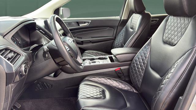 Used 2024 Ford Edge Titanium image 16