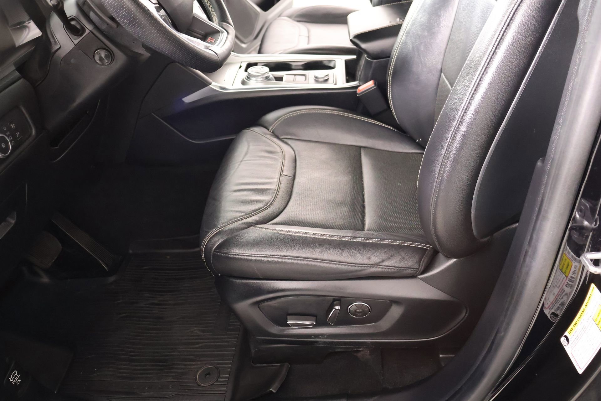 Used 2020 Ford Explorer ST w/ ST Street Pack image 12