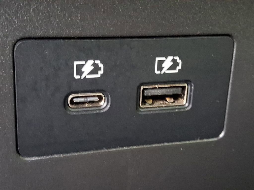 Used 2023 Nissan Rogue SV image 11