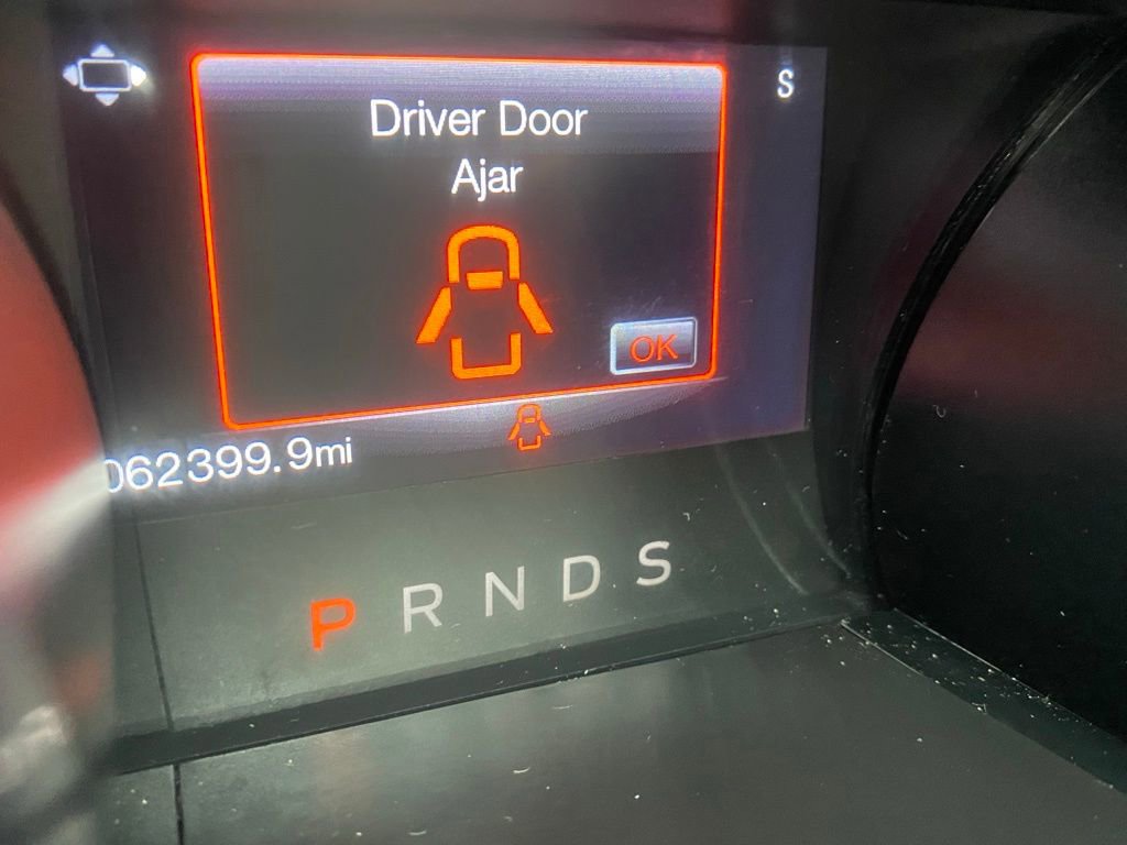 Used 2017 Ford Mustang EcoBoost image 5