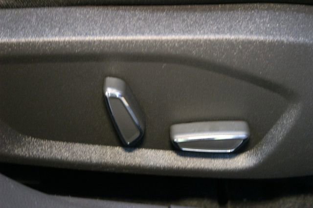 Used 2016 Ford Fusion SE FWD image 12