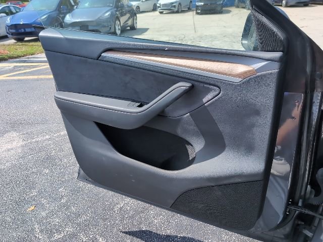 Used 2023 Tesla Model Y Long Range AWD/4WD image 20