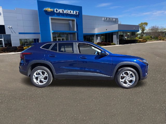 Used 2024 Chevrolet Trax LS w/ LS Convenience Package FWD image 28