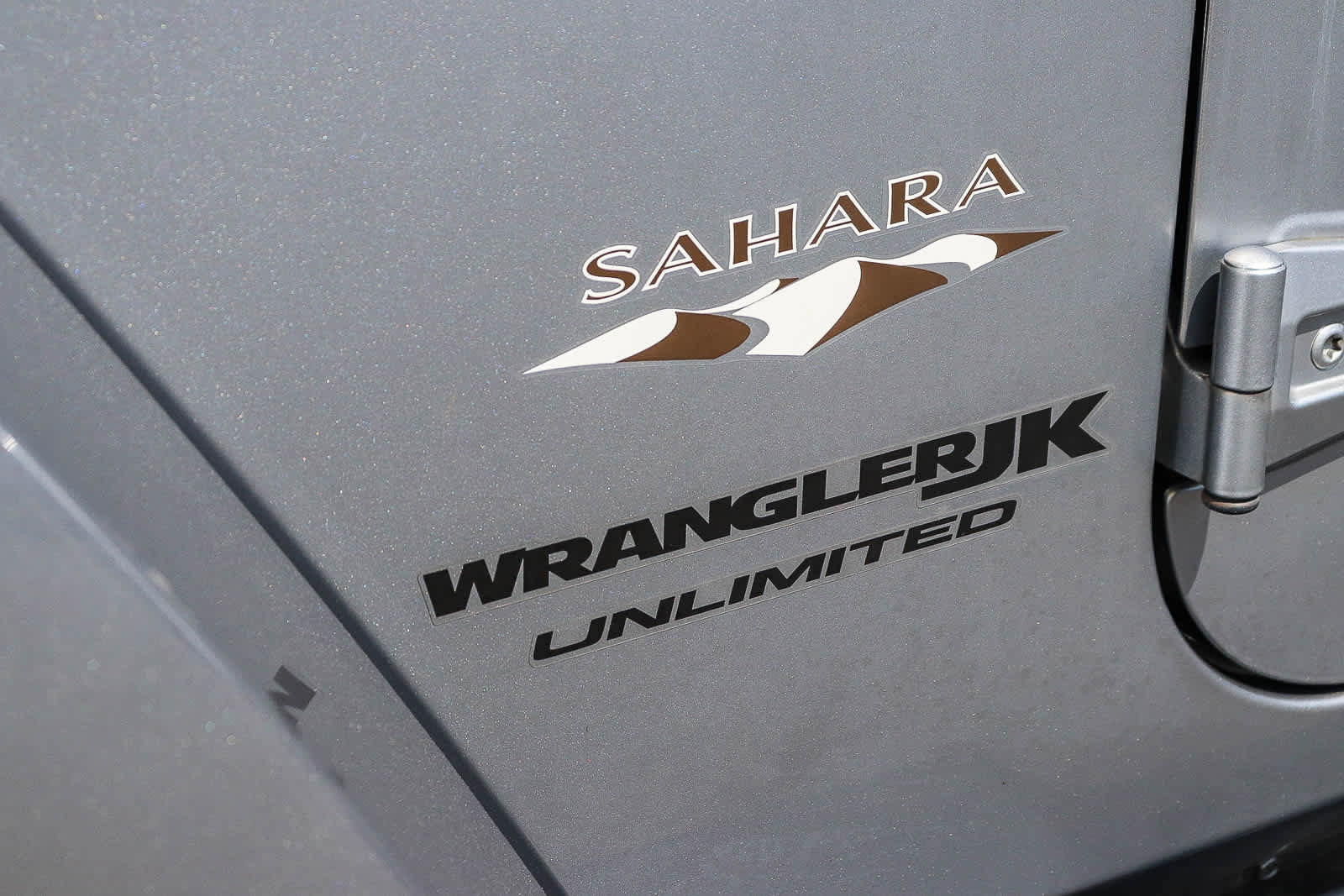 Used 2018 Jeep Wrangler Unlimited Sahara AWD/4WD image 14