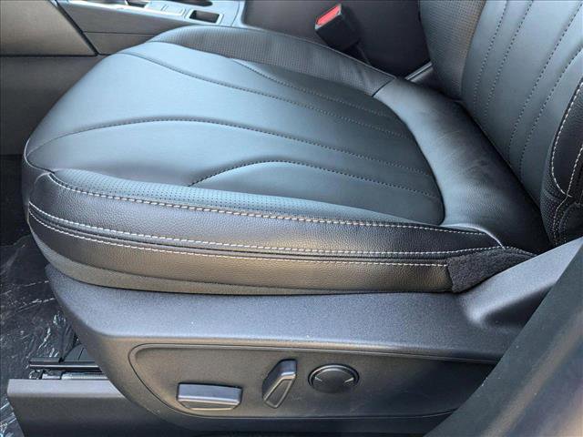 New 2025 Ford Escape SE w/ PHEV Premium Package FWD image 4