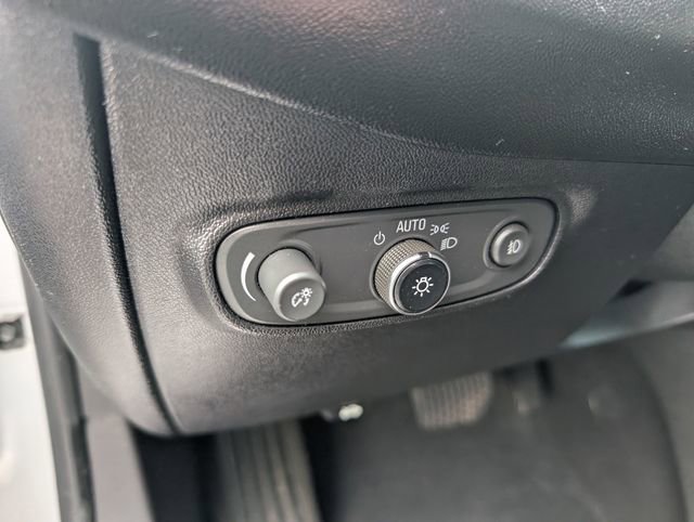 Used 2018 Chevrolet Equinox Premier FWD image 16