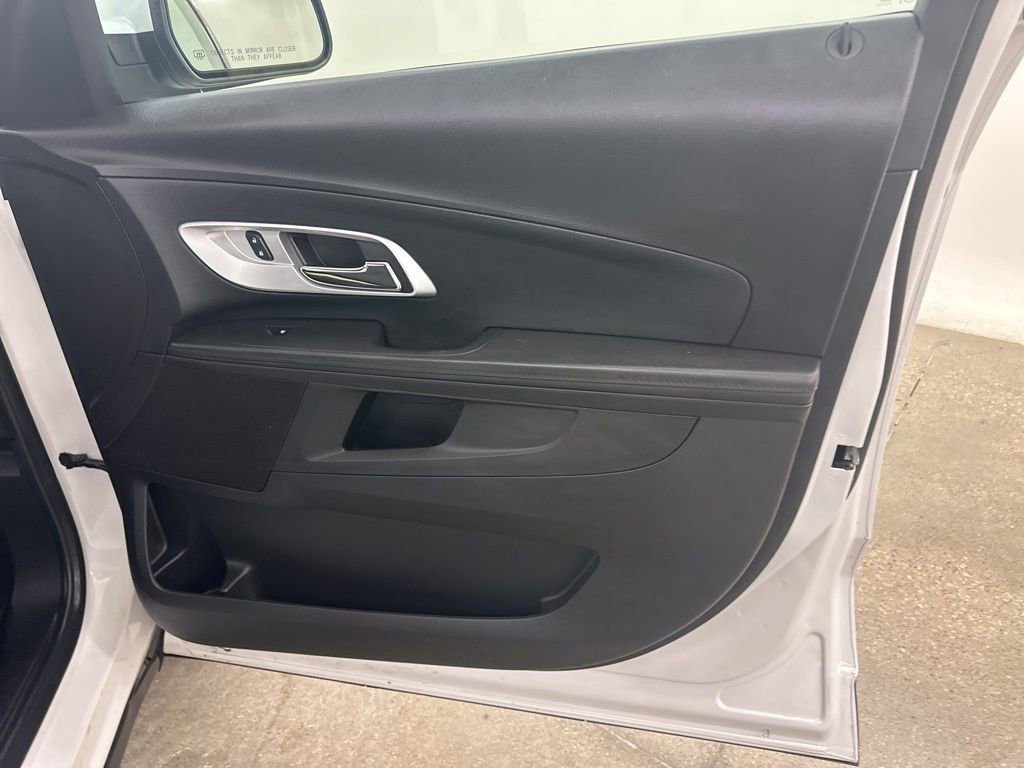 Used 2017 Chevrolet Equinox LT w/ Convenience Package image 19