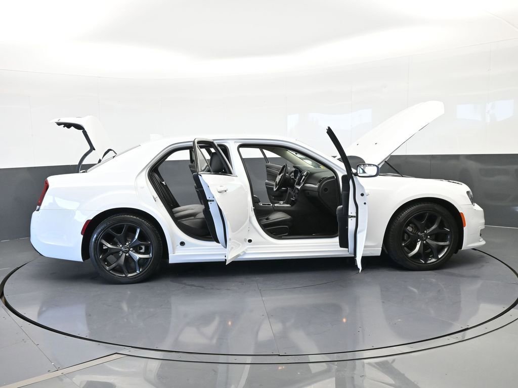 Used 2023 Chrysler 300 Touring L image 64