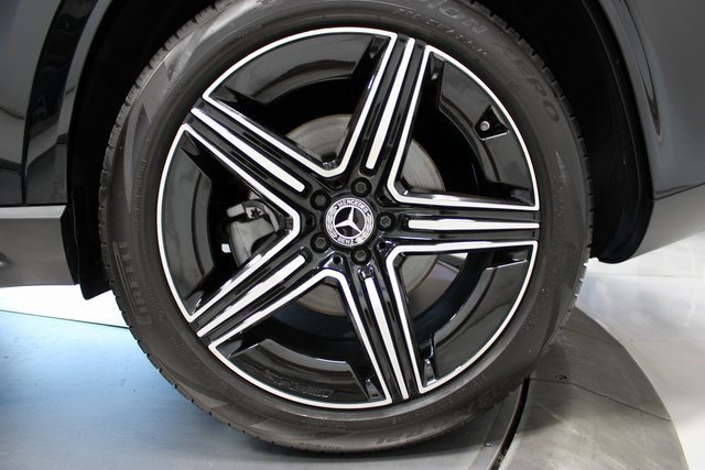 Used 2024 Mercedes-Benz GLE 450 4MATIC w/ AMG Line Exterior image 37