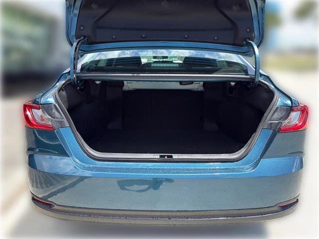 Used 2025 Toyota Camry LE image 8