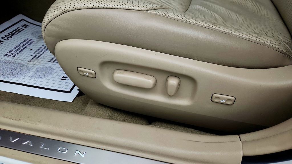 Used 2012 Toyota Avalon Limited FWD image 12