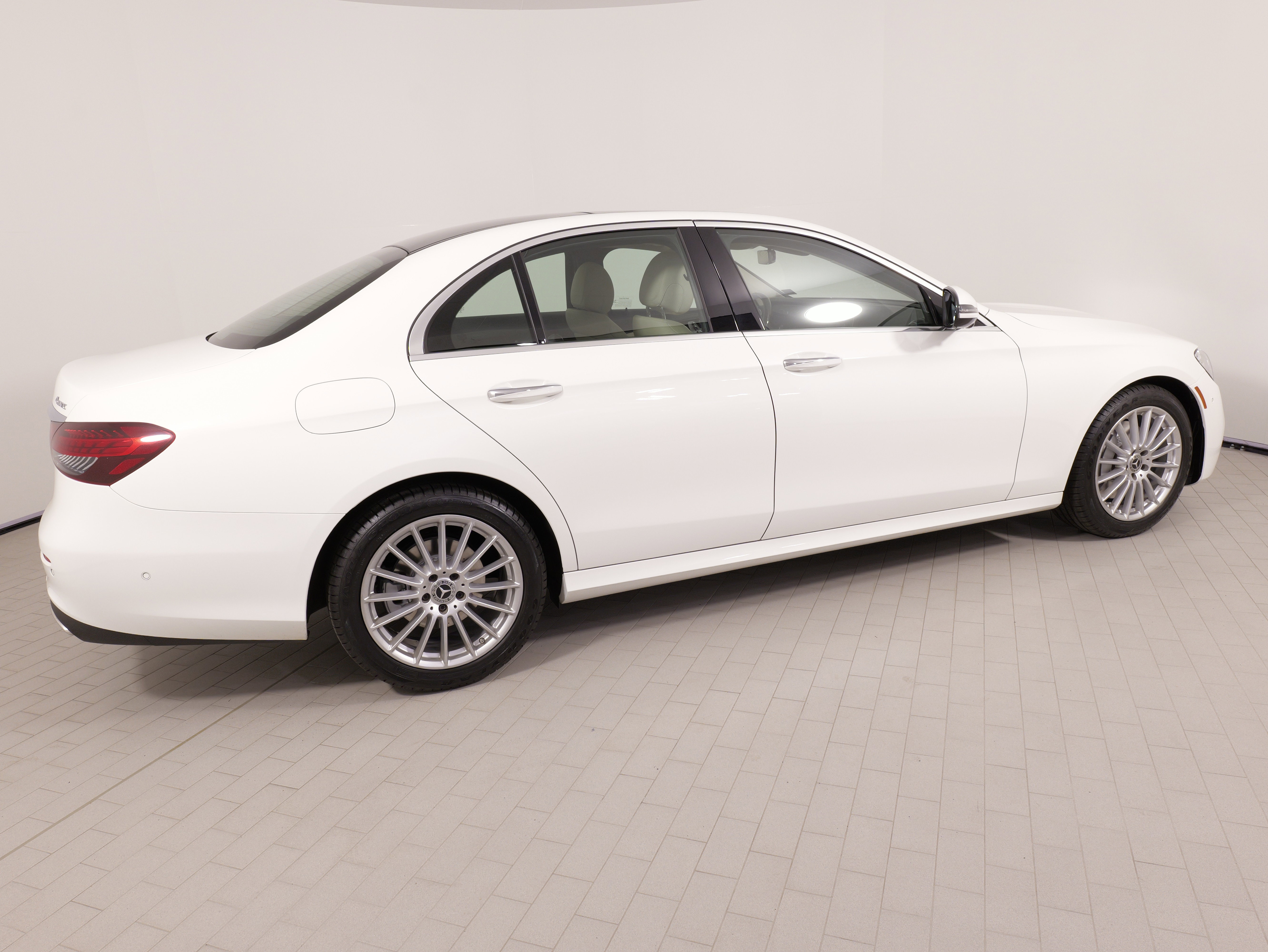 Used 2021 Mercedes-Benz E 350 4MATIC Sedan w/ Premium Package image 9