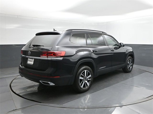Used 2023 Volkswagen Atlas SE image 11