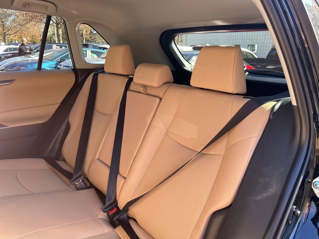 New 2025 Toyota RAV4 LE image 9