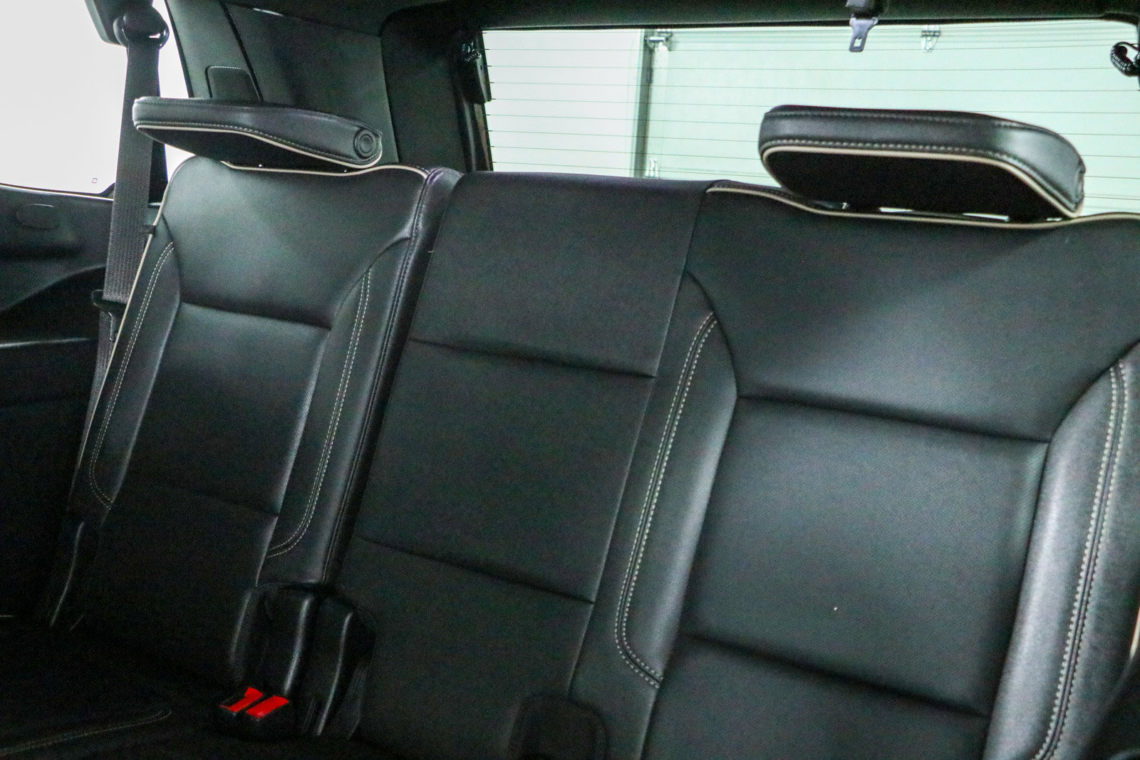 Used 2023 GMC Yukon SLT w/ SLT Luxury Package RWD image 29