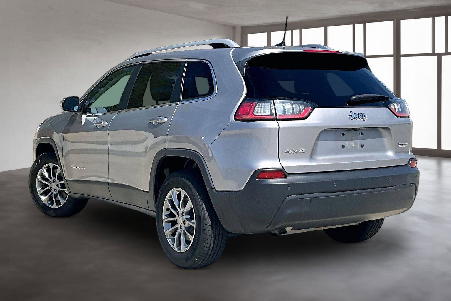 Used 2019 Jeep Cherokee Latitude Plus image 14