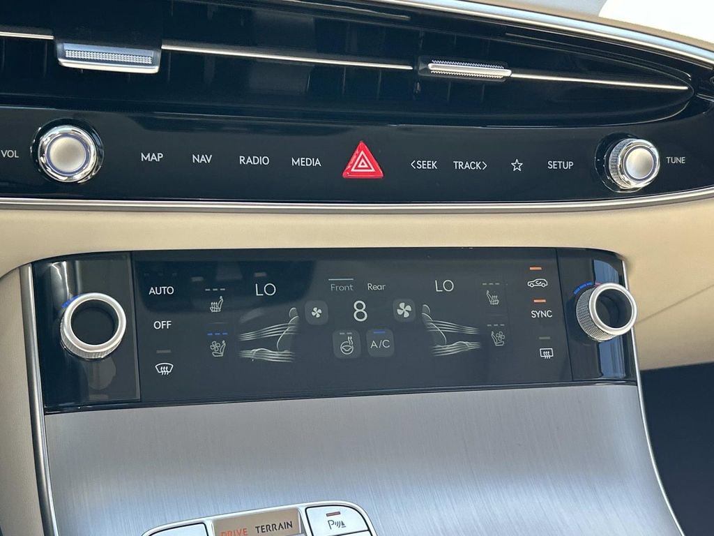 New 2026 Genesis GV70 2.5T Advanced image 31