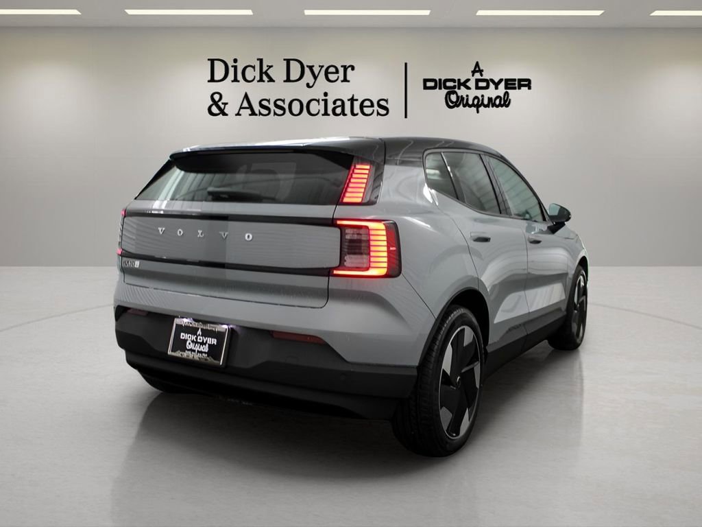 New 2026 Volvo EX30 Plus w/ Protection Package Premier image 2