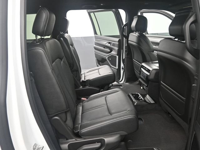 New 2026 Jeep Grand Wagoneer L Limited w/ Premium Group II AWD/4WD image 17