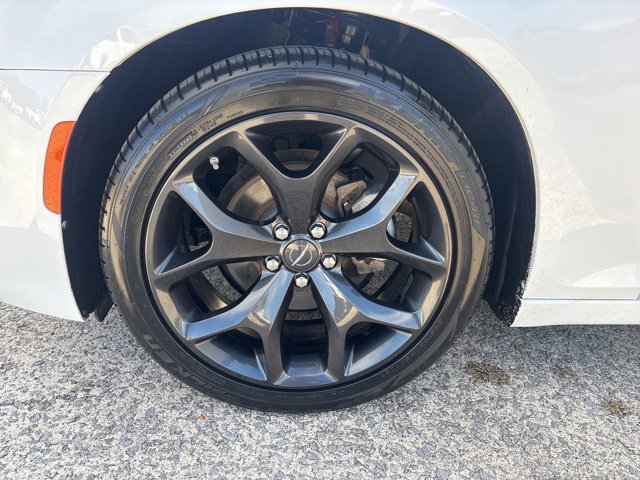 Used 2022 Chrysler 300 Touring w/ Sport Appearance Package image 26