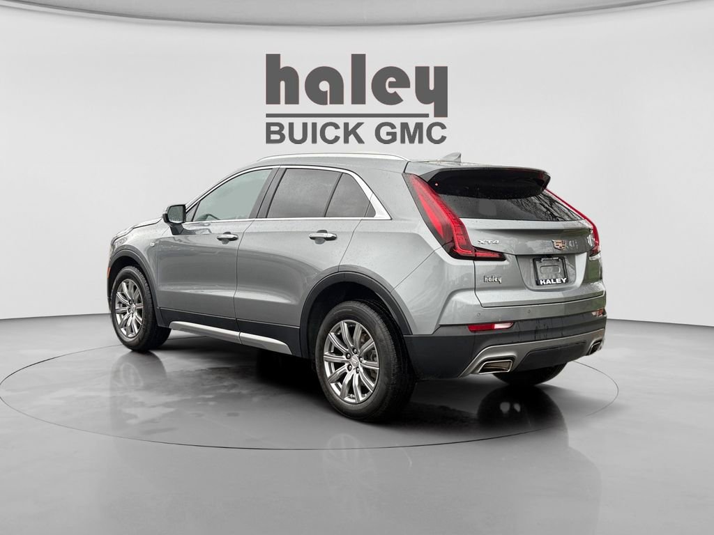 Used 2023 Cadillac XT4 Premium Luxury FWD image 3