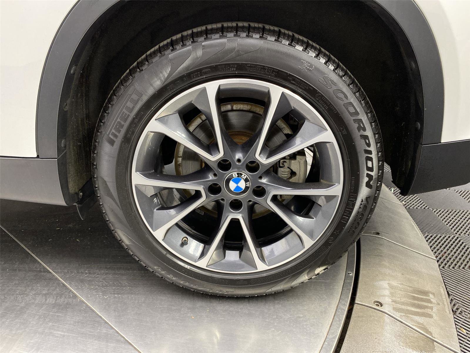 Used 2018 BMW X5 xDrive35i w/ M Sport Package AWD/4WD image 27