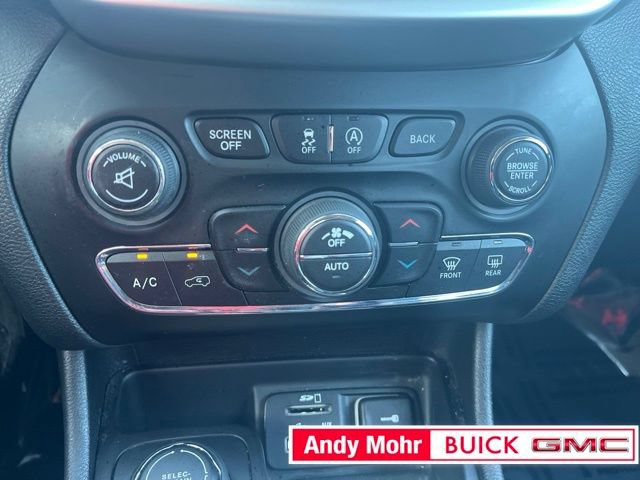 Used 2018 Jeep Cherokee Overland AWD/4WD image 29