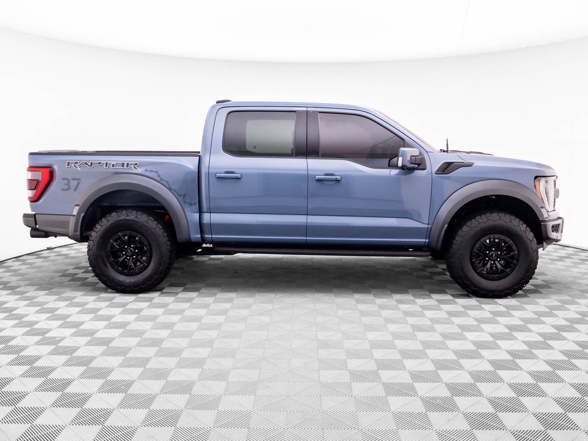 Used 2023 Ford F150 Raptor w/ Raptor 37 Performance Package AWD/4WD image 6