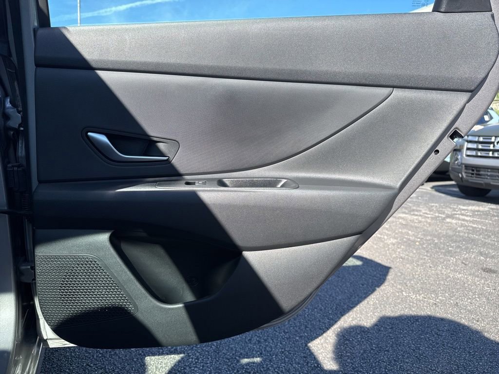 Used 2023 Hyundai Elantra SEL image 25