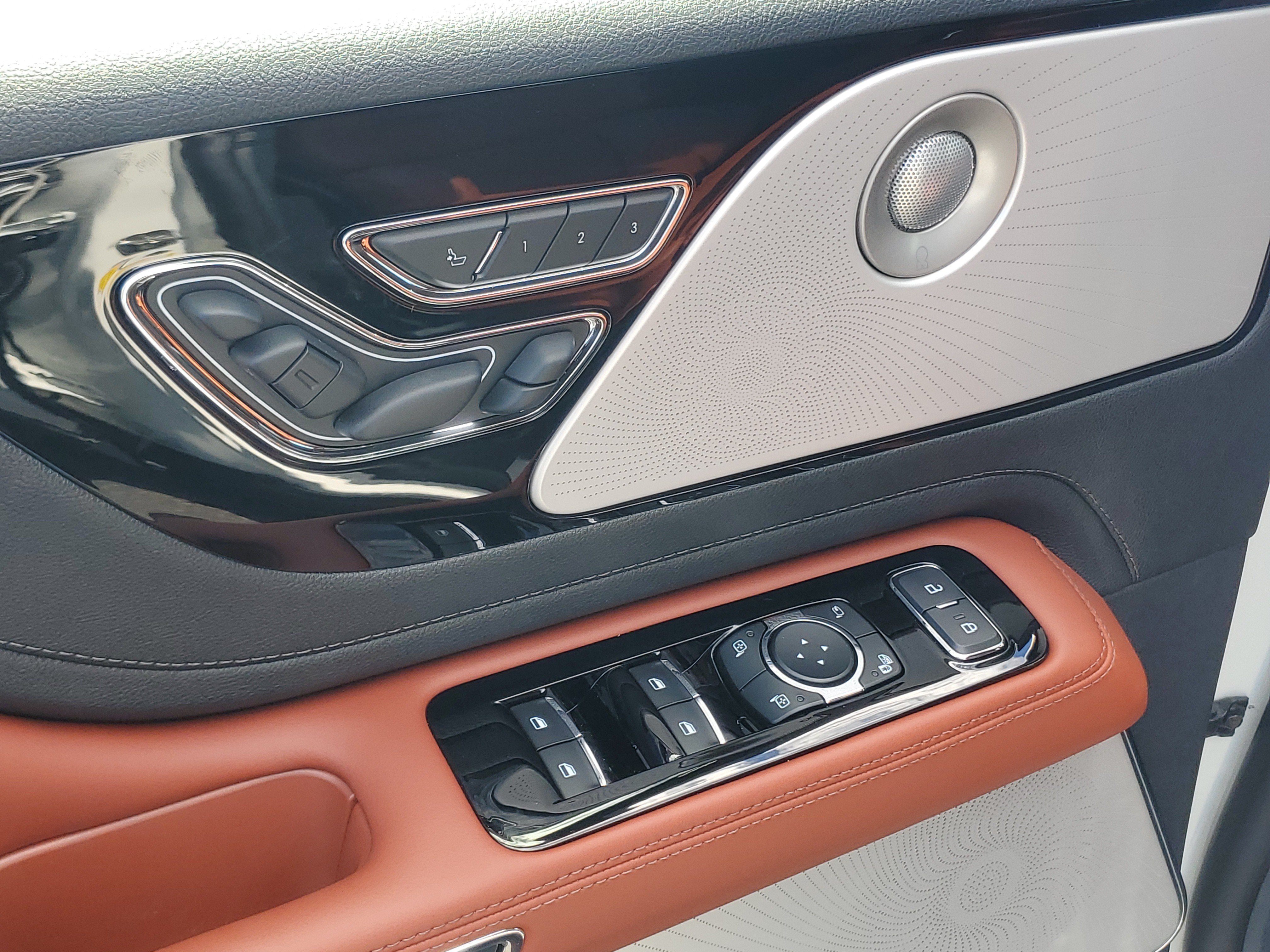 New 2026 Lincoln Aviator Reserve AWD/4WD image 9