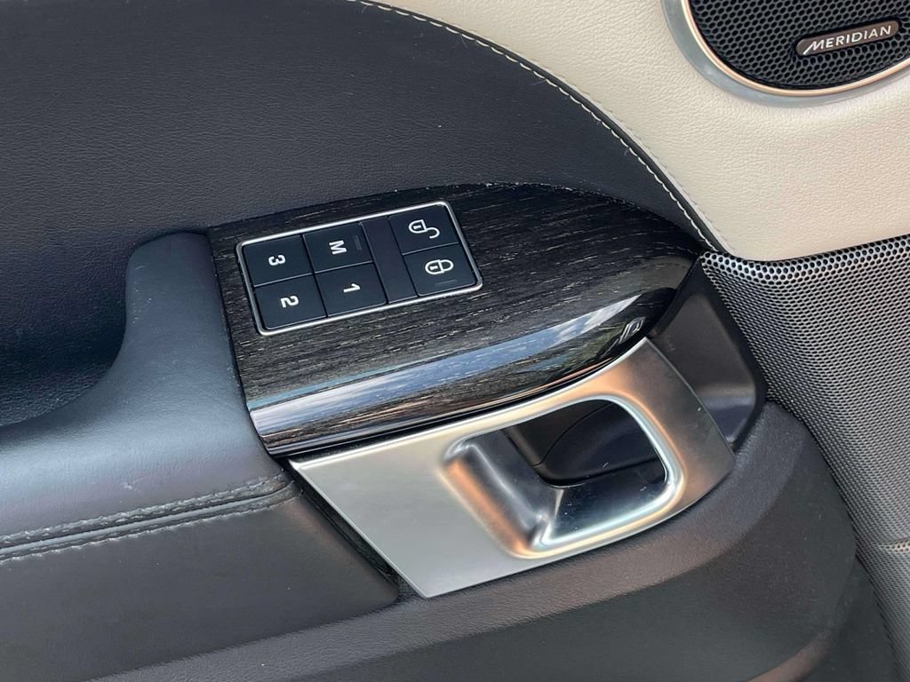 Used 2020 Land Rover Range Rover Sport HSE AWD/4WD image 28