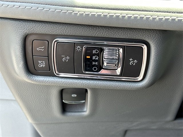 Used 2021 Lincoln Nautilus Reserve w/ Equipment Group 201A image 20