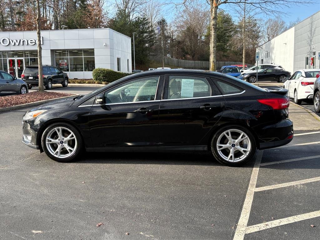 Used 2016 Ford Focus Titanium w/ Titanium Technology Package image 4