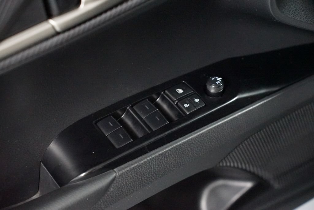 Used 2025 Toyota Camry SE FWD image 32