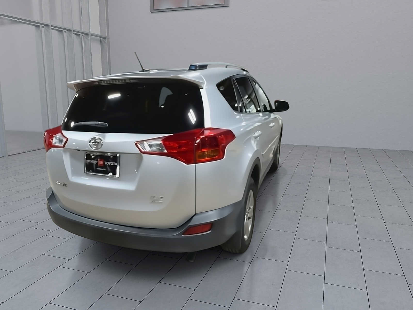 Used 2015 Toyota RAV4 XLE AWD/4WD image 8