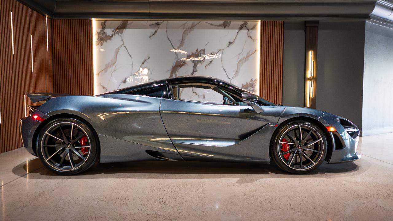 Used 2018 McLaren 720S Luxury RWD image 8