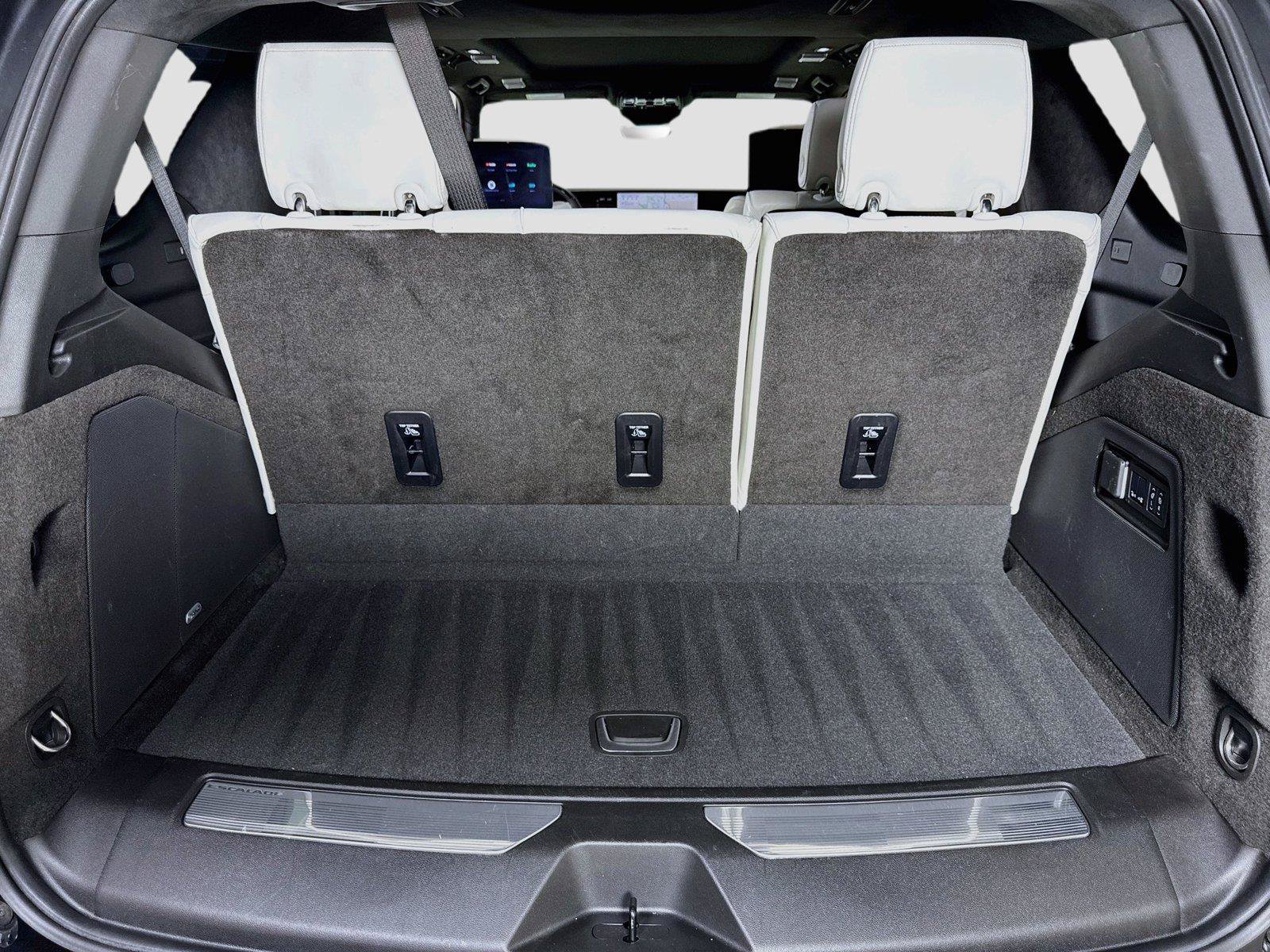 Used 2025 Cadillac Escalade V w/ LPO, ONYX Package AWD/4WD image 30