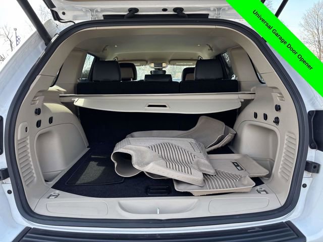 Used 2022 Jeep Grand Cherokee Laredo E w/ Security & Convenience Group image 35