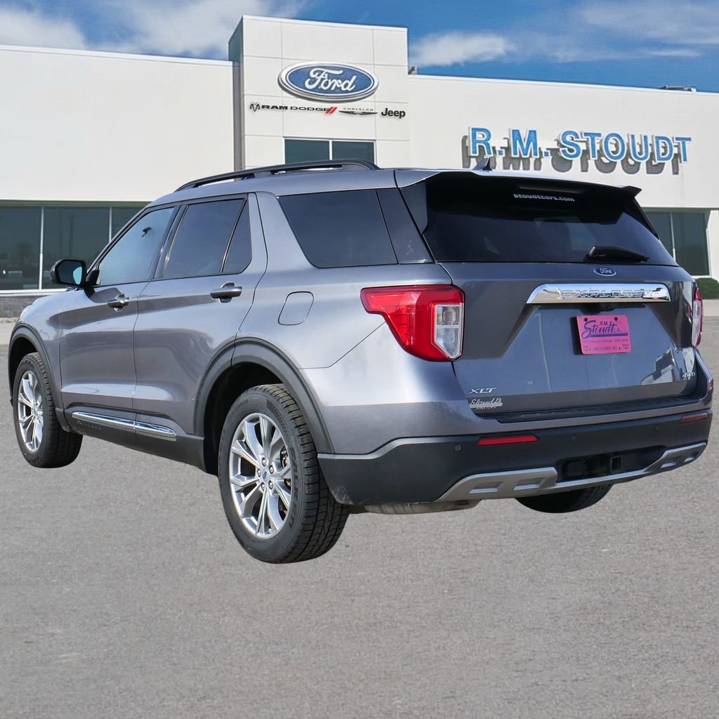 Used 2021 Ford Explorer XLT w/ Equipment Group 202A image 5