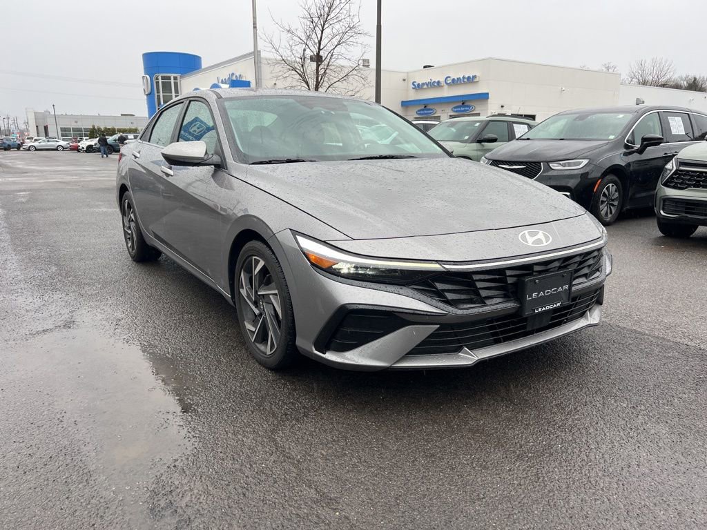Used 2024 Hyundai Elantra SEL w/ Convenience Package image 7