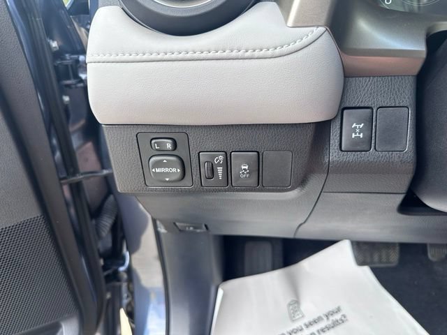 Used 2014 Toyota RAV4 XLE AWD/4WD image 20