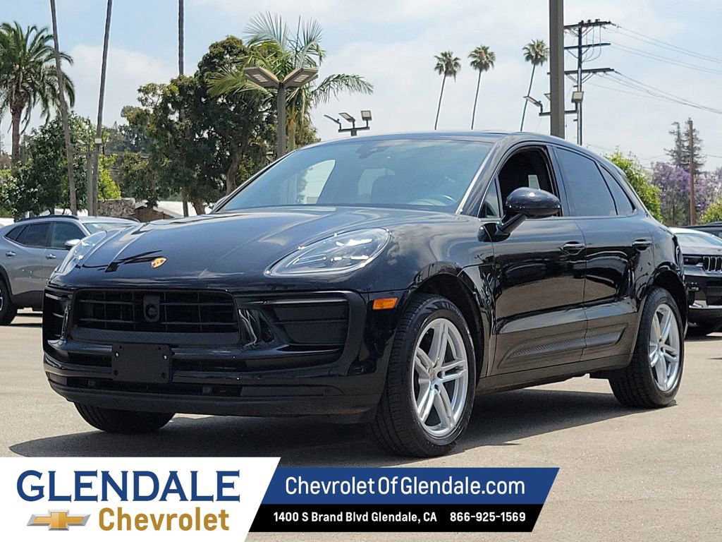 Used 2024 Porsche Macan Turbo AWD/4WD image 16