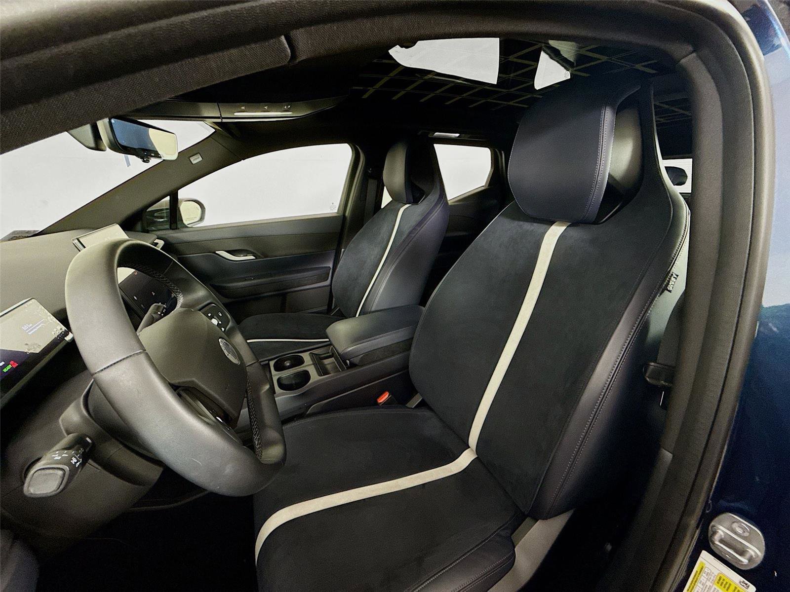 Used 2023 Fisker Ocean Extreme image 12